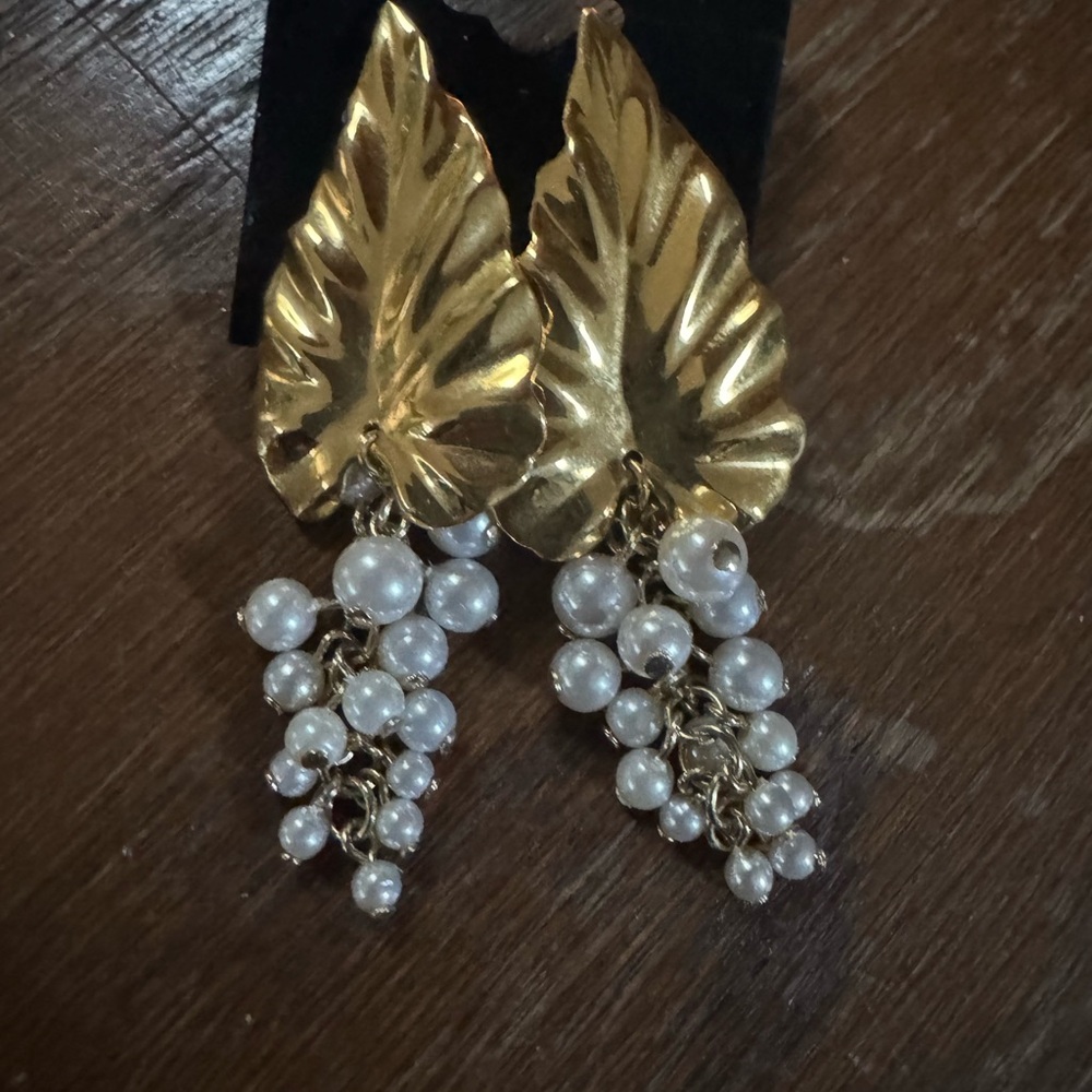 Vintage Gold Leaf Pearl Drop Earrings
